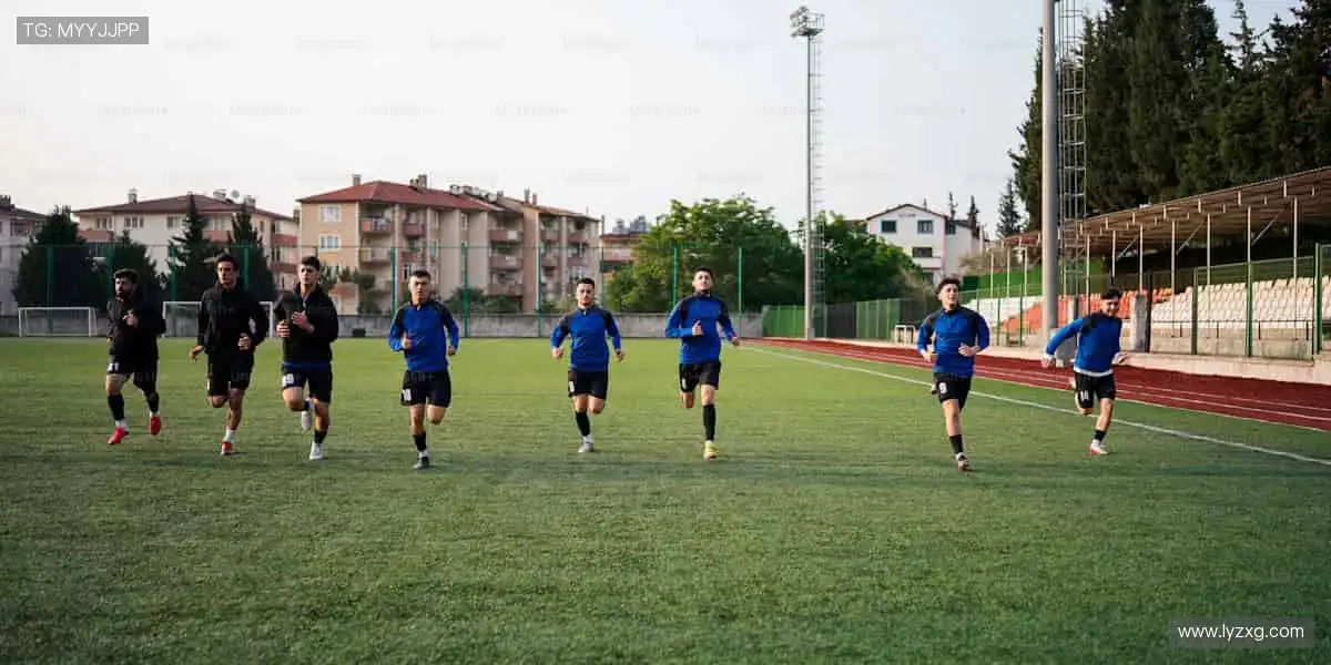 从赛场到生活，热爱不止！🎯 个性周边，让运动精神融入日常！